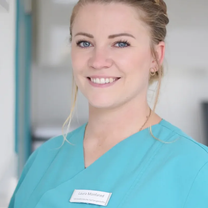 Porträt von Laura Monfared, Tiermedizinische Fachangestellte der Kleintierpraxis Cremlingen